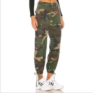 REVOLVE Superdown Kayla Camo Jogger Pant in Army Green Camo size 26